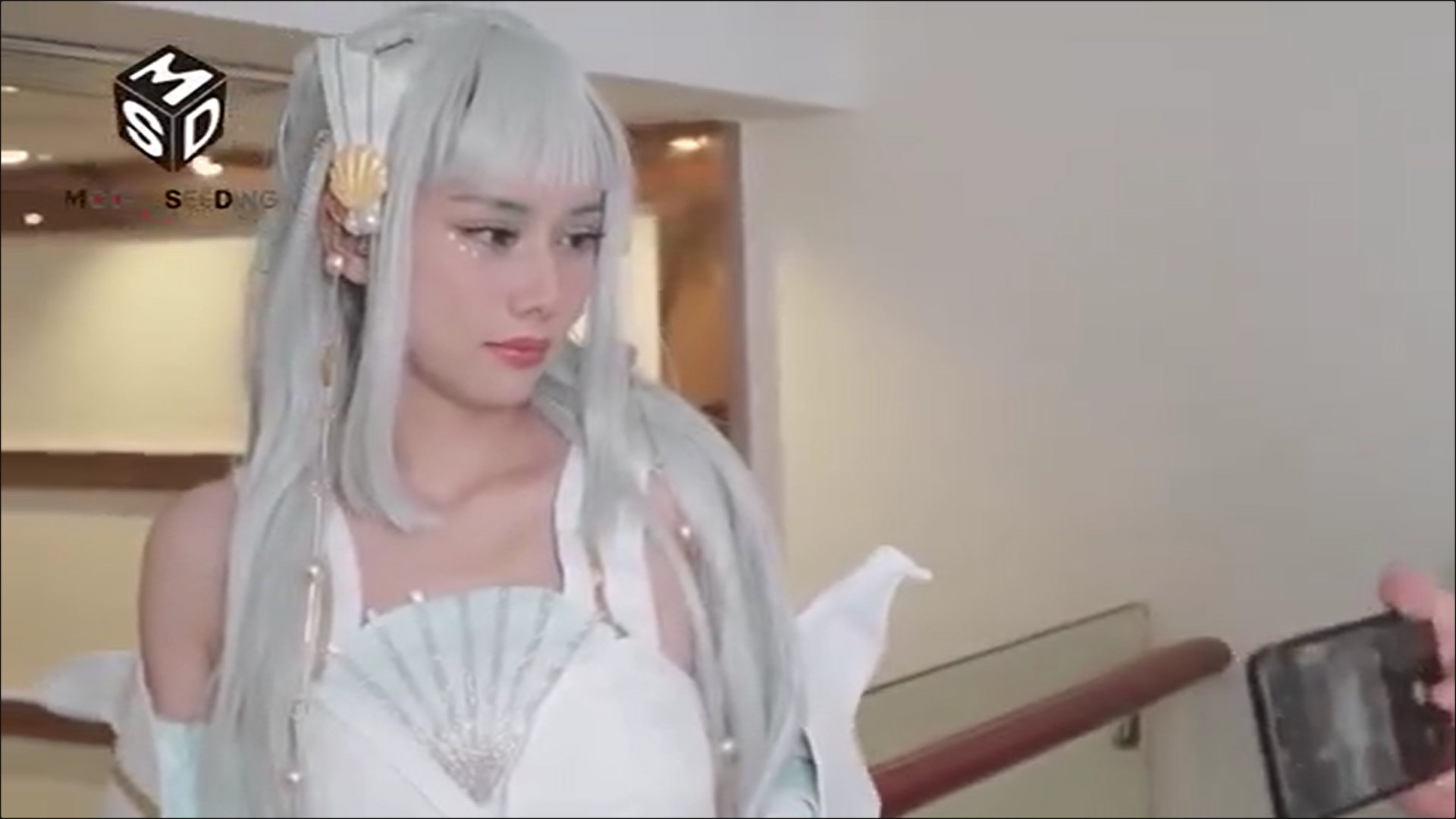Nhìn em gái trẻ cosplay ngon quá